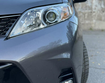 Серый Тойота Сиенна, объемом двигателя 3.46 л и пробегом 150 тыс. км за 21999 $, фото 7 на Automoto.ua