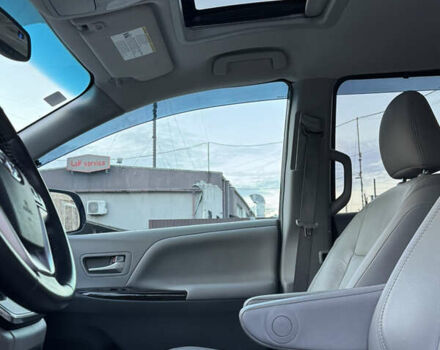 Серый Тойота Сиенна, объемом двигателя 3.46 л и пробегом 150 тыс. км за 21999 $, фото 21 на Automoto.ua