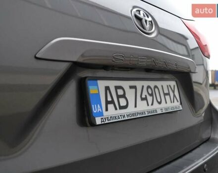 Серый Тойота Сиенна, объемом двигателя 3.5 л и пробегом 167 тыс. км за 20600 $, фото 8 на Automoto.ua