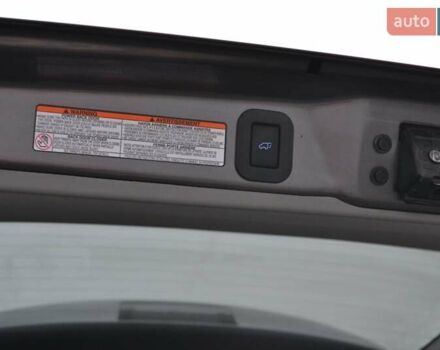 Серый Тойота Сиенна, объемом двигателя 3.5 л и пробегом 167 тыс. км за 20600 $, фото 18 на Automoto.ua