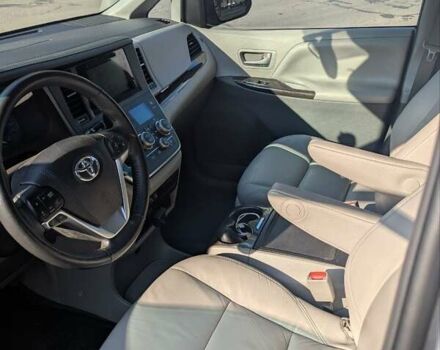 Серый Тойота Сиенна, объемом двигателя 3.5 л и пробегом 109 тыс. км за 18000 $, фото 10 на Automoto.ua