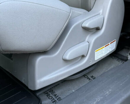 Серый Тойота Сиенна, объемом двигателя 3.46 л и пробегом 150 тыс. км за 21212 $, фото 35 на Automoto.ua