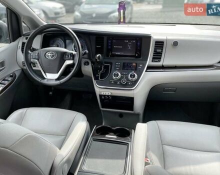 Серый Тойота Сиенна, объемом двигателя 3.46 л и пробегом 116 тыс. км за 18000 $, фото 11 на Automoto.ua