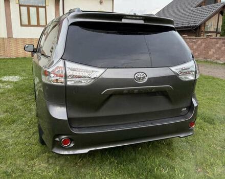 Сірий Тойота Сієнна, об'ємом двигуна 3.5 л та пробігом 75 тис. км за 22500 $, фото 6 на Automoto.ua