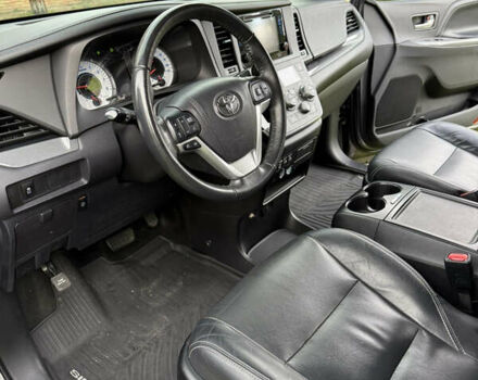 Сірий Тойота Сієнна, об'ємом двигуна 3.5 л та пробігом 75 тис. км за 22500 $, фото 12 на Automoto.ua