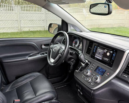 Сірий Тойота Сієнна, об'ємом двигуна 3.5 л та пробігом 75 тис. км за 22500 $, фото 8 на Automoto.ua