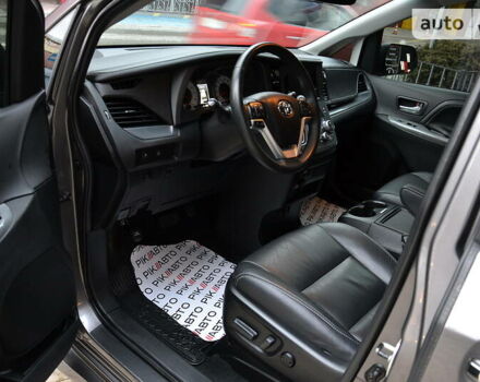 Серый Тойота Сиенна, объемом двигателя 3.5 л и пробегом 56 тыс. км за 24900 $, фото 13 на Automoto.ua