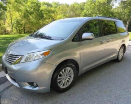 Серый Тойота Сиенна, объемом двигателя 3.5 л и пробегом 62 тыс. км за 15000 $, фото 2 на Automoto.ua