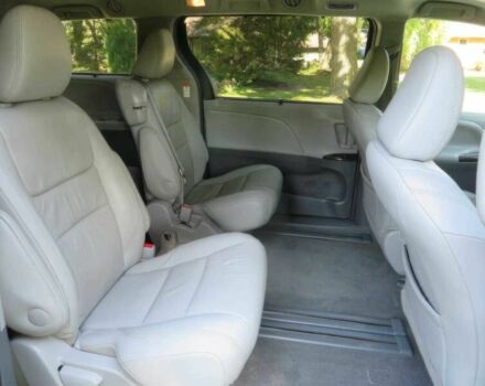 Серый Тойота Сиенна, объемом двигателя 3.5 л и пробегом 62 тыс. км за 15000 $, фото 10 на Automoto.ua