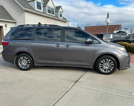 Серый Тойота Сиенна, объемом двигателя 3.5 л и пробегом 43 тыс. км за 6500 $, фото 4 на Automoto.ua