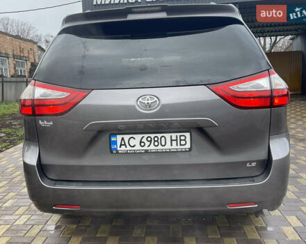 Серый Тойота Сиенна, объемом двигателя 3.46 л и пробегом 100 тыс. км за 17500 $, фото 7 на Automoto.ua