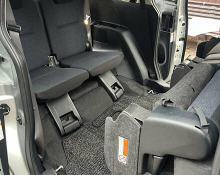 Серый Тойота Сиенна, объемом двигателя 1.5 л и пробегом 57 тыс. км за 13500 $, фото 114 на Automoto.ua