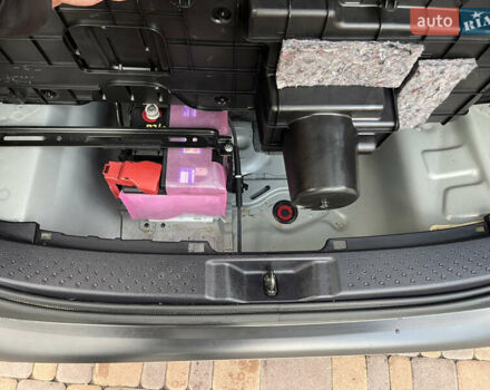 Серый Тойота Сиенна, объемом двигателя 1.5 л и пробегом 57 тыс. км за 13500 $, фото 43 на Automoto.ua