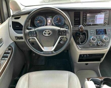 Серый Тойота Сиенна, объемом двигателя 3.5 л и пробегом 43 тыс. км за 6500 $, фото 6 на Automoto.ua