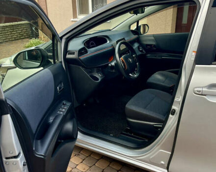 Серый Тойота Сиенна, объемом двигателя 1.5 л и пробегом 57 тыс. км за 13500 $, фото 74 на Automoto.ua