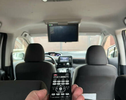 Серый Тойота Сиенна, объемом двигателя 1.5 л и пробегом 57 тыс. км за 13500 $, фото 140 на Automoto.ua