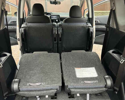 Серый Тойота Сиенна, объемом двигателя 1.5 л и пробегом 57 тыс. км за 13500 $, фото 118 на Automoto.ua