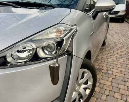 Серый Тойота Сиенна, объемом двигателя 1.5 л и пробегом 57 тыс. км за 13500 $, фото 3 на Automoto.ua