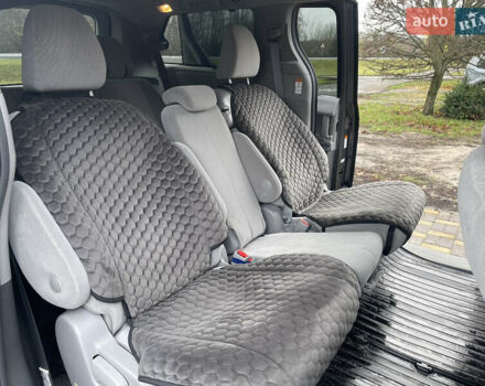 Серый Тойота Сиенна, объемом двигателя 3.46 л и пробегом 100 тыс. км за 17500 $, фото 11 на Automoto.ua