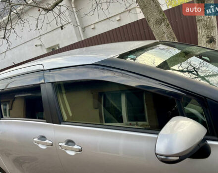 Серый Тойота Сиенна, объемом двигателя 1.5 л и пробегом 57 тыс. км за 13500 $, фото 55 на Automoto.ua