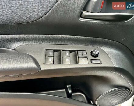 Серый Тойота Сиенна, объемом двигателя 1.5 л и пробегом 57 тыс. км за 13500 $, фото 100 на Automoto.ua