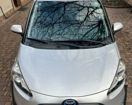 Серый Тойота Сиенна, объемом двигателя 1.5 л и пробегом 57 тыс. км за 13500 $, фото 2 на Automoto.ua