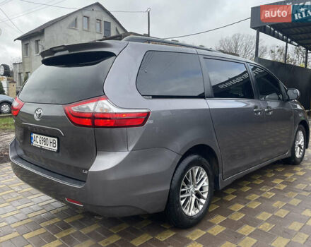 Серый Тойота Сиенна, объемом двигателя 3.46 л и пробегом 100 тыс. км за 17500 $, фото 5 на Automoto.ua