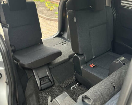 Серый Тойота Сиенна, объемом двигателя 1.5 л и пробегом 57 тыс. км за 13500 $, фото 129 на Automoto.ua