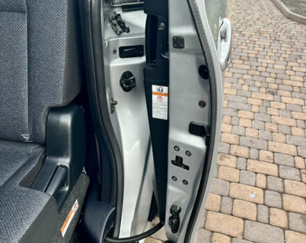 Серый Тойота Сиенна, объемом двигателя 1.5 л и пробегом 57 тыс. км за 13500 $, фото 24 на Automoto.ua