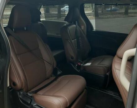 Сірий Тойота Сієнна, об'ємом двигуна 3.46 л та пробігом 94 тис. км за 34990 $, фото 2 на Automoto.ua