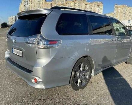Серый Тойота Сиенна, объемом двигателя 0 л и пробегом 150 тыс. км за 27203 $, фото 4 на Automoto.ua
