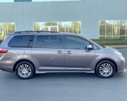 Сірий Тойота Сієнна, об'ємом двигуна 3.5 л та пробігом 45 тис. км за 24000 $, фото 3 на Automoto.ua