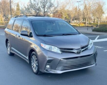 Сірий Тойота Сієнна, об'ємом двигуна 3.5 л та пробігом 45 тис. км за 24000 $, фото 2 на Automoto.ua