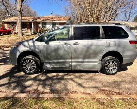 Серый Тойота Сиенна, объемом двигателя 3.5 л и пробегом 42 тыс. км за 10300 $, фото 3 на Automoto.ua