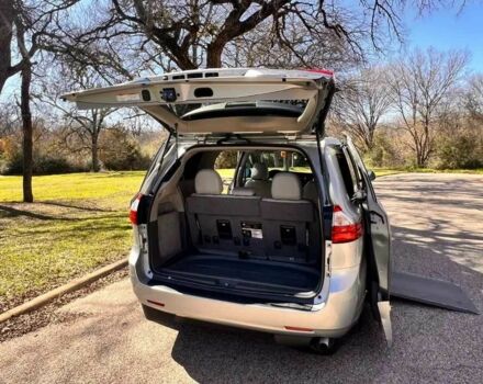 Серый Тойота Сиенна, объемом двигателя 3.5 л и пробегом 42 тыс. км за 10300 $, фото 5 на Automoto.ua