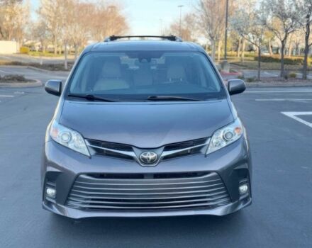 Сірий Тойота Сієнна, об'ємом двигуна 3.5 л та пробігом 45 тис. км за 24000 $, фото 1 на Automoto.ua
