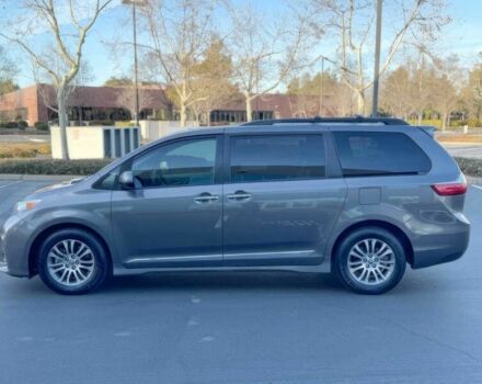 Сірий Тойота Сієнна, об'ємом двигуна 3.5 л та пробігом 45 тис. км за 24000 $, фото 4 на Automoto.ua