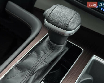 Серый Тойота Сиенна, объемом двигателя 2.5 л и пробегом 9 тыс. км за 47000 $, фото 77 на Automoto.ua