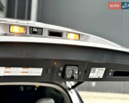 Серый Тойота Сиенна, объемом двигателя 2.5 л и пробегом 9 тыс. км за 47000 $, фото 49 на Automoto.ua