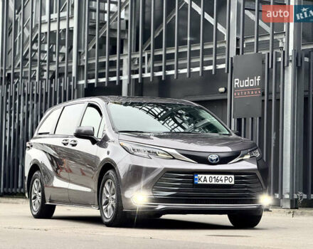 Серый Тойота Сиенна, объемом двигателя 2.5 л и пробегом 9 тыс. км за 47000 $, фото 16 на Automoto.ua