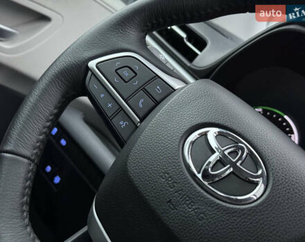 Серый Тойота Сиенна, объемом двигателя 2.5 л и пробегом 9 тыс. км за 47000 $, фото 74 на Automoto.ua