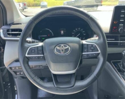 Сірий Тойота Сієнна, об'ємом двигуна 2.5 л та пробігом 14 тис. км за 42000 $, фото 9 на Automoto.ua