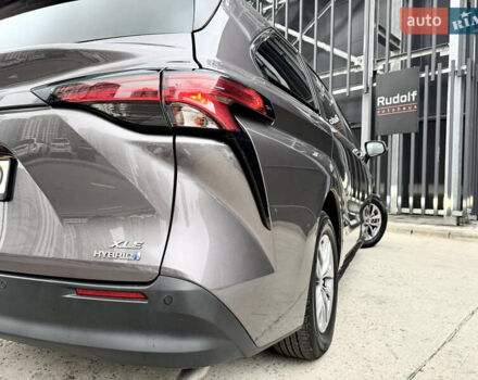 Серый Тойота Сиенна, объемом двигателя 2.5 л и пробегом 9 тыс. км за 47000 $, фото 30 на Automoto.ua