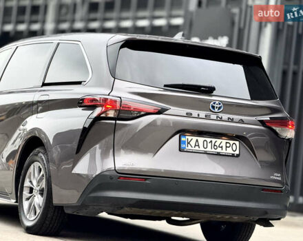 Серый Тойота Сиенна, объемом двигателя 2.5 л и пробегом 9 тыс. км за 47000 $, фото 15 на Automoto.ua