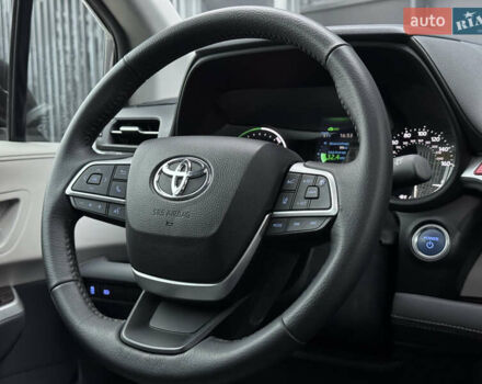 Серый Тойота Сиенна, объемом двигателя 2.5 л и пробегом 9 тыс. км за 47000 $, фото 73 на Automoto.ua