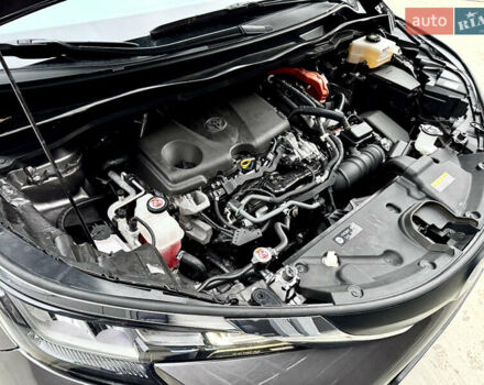 Серый Тойота Сиенна, объемом двигателя 2.5 л и пробегом 9 тыс. км за 47000 $, фото 82 на Automoto.ua