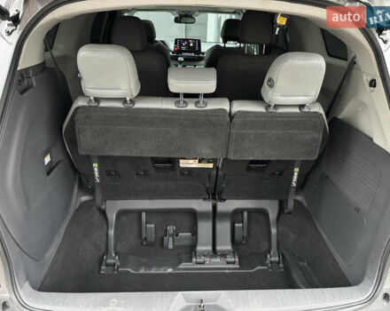 Серый Тойота Сиенна, объемом двигателя 2.5 л и пробегом 9 тыс. км за 47000 $, фото 50 на Automoto.ua