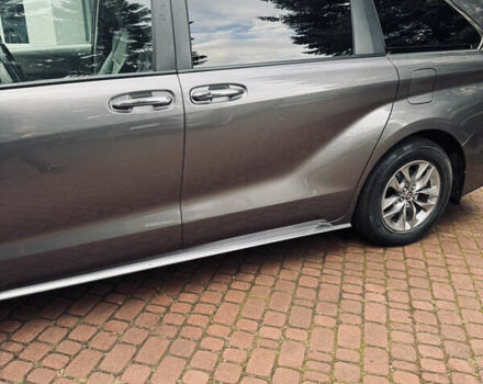 Серый Тойота Сиенна, объемом двигателя 2.49 л и пробегом 43 тыс. км за 39500 $, фото 6 на Automoto.ua