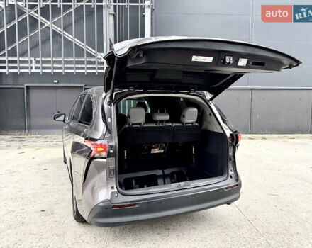 Серый Тойота Сиенна, объемом двигателя 2.5 л и пробегом 9 тыс. км за 47000 $, фото 48 на Automoto.ua