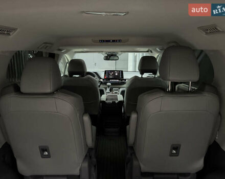 Серый Тойота Сиенна, объемом двигателя 2.5 л и пробегом 9 тыс. км за 47000 $, фото 52 на Automoto.ua